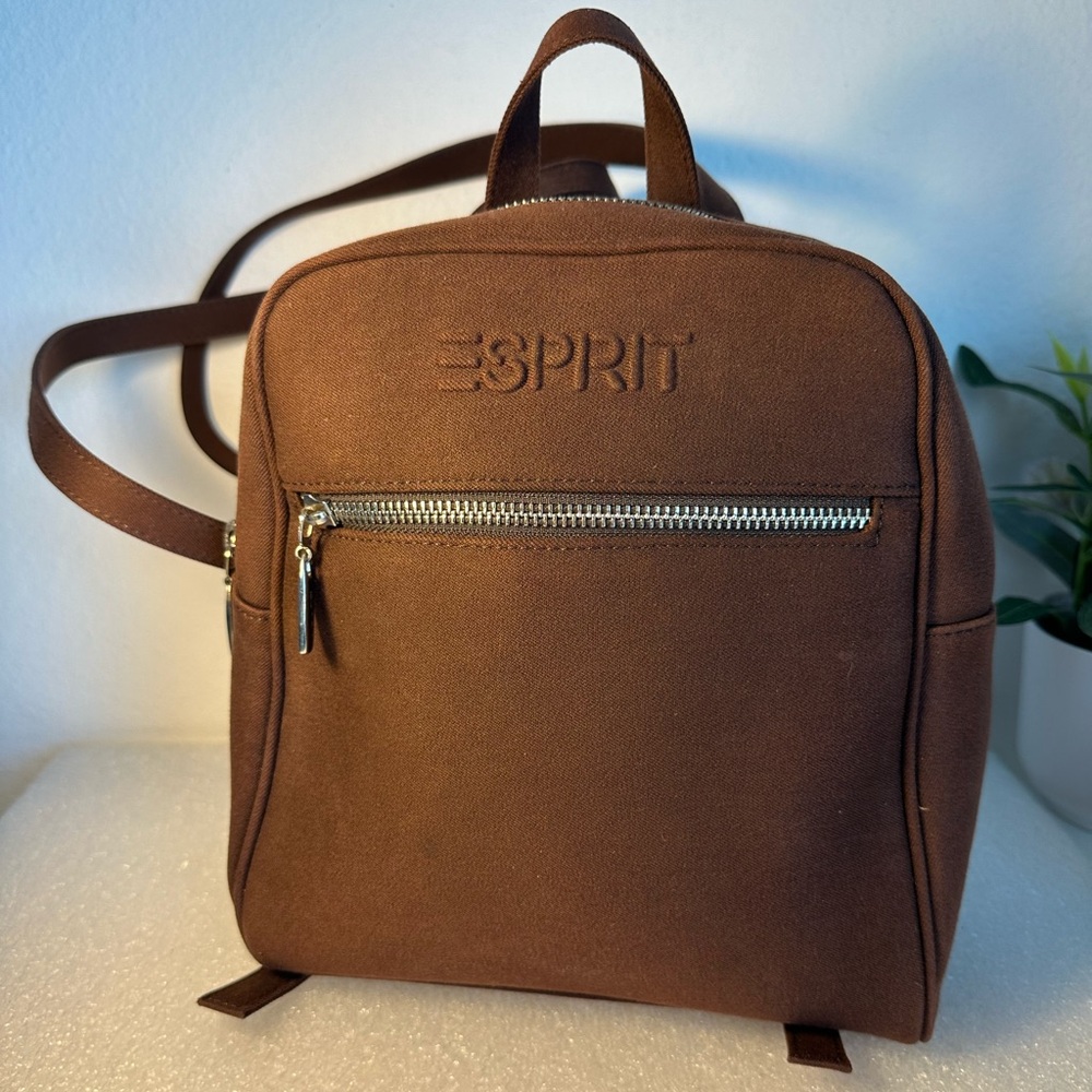 Brown Esprit natural material Diatomaceous Earth back pack with zip Closure
